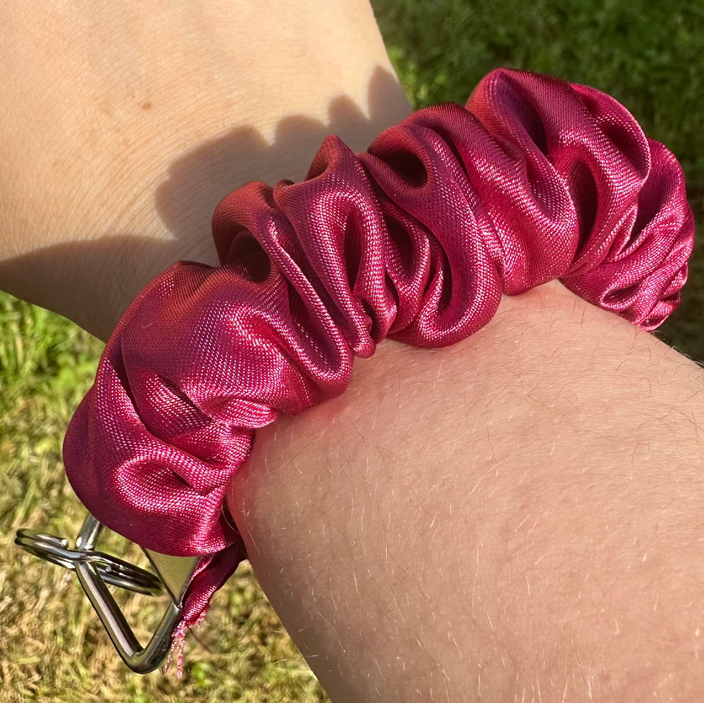 SATIN SCRUNCHIE KEYCHAIN