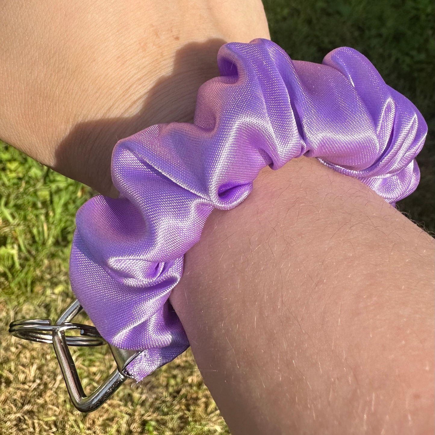 SATIN SCRUNCHIE KEYCHAIN