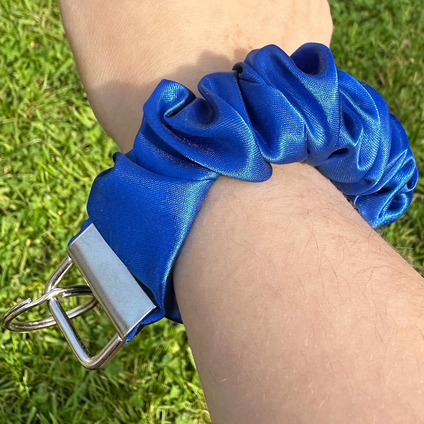 SATIN SCRUNCHIE KEYCHAIN