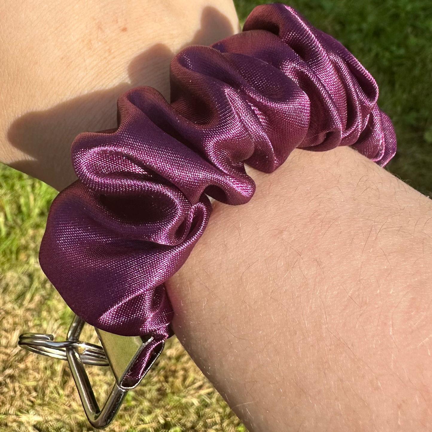 SATIN SCRUNCHIE KEYCHAIN
